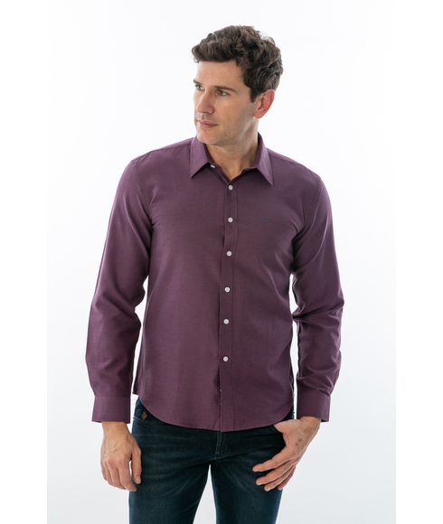 camisa social roxa combina com qual calça